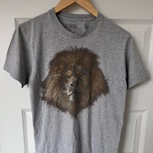 Grey T-shirt with lion print